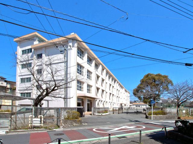 Primary school. 1200m to Fujisawa Municipal Muraoka Elementary School
