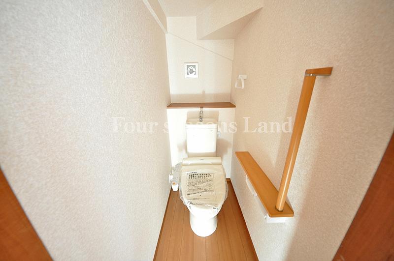 Toilet. Indoor (12 May 2013) Shooting Building 2