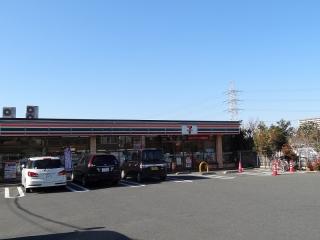 Convenience store. 558m to Seven-Eleven Fujisawa Chogo Higashiten