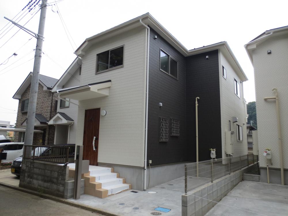 Local appearance photo. Local (12 May 2013) Shooting