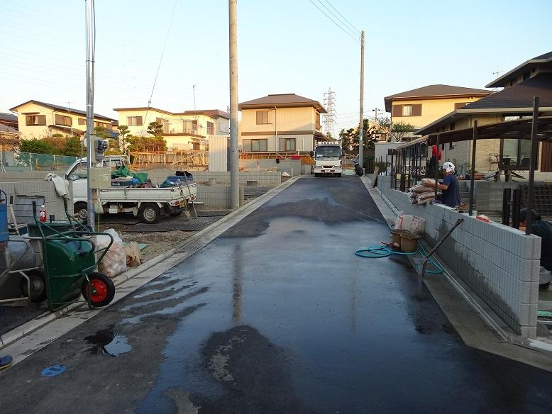 Local photos, including front road. Local (November 2013) will be on the development road of shooting front 4.5m width.