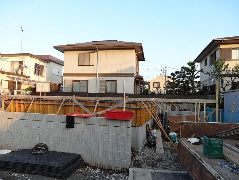 Local appearance photo. Local (11 May 2013) Shooting It began foundation work. NO.6 A pane.