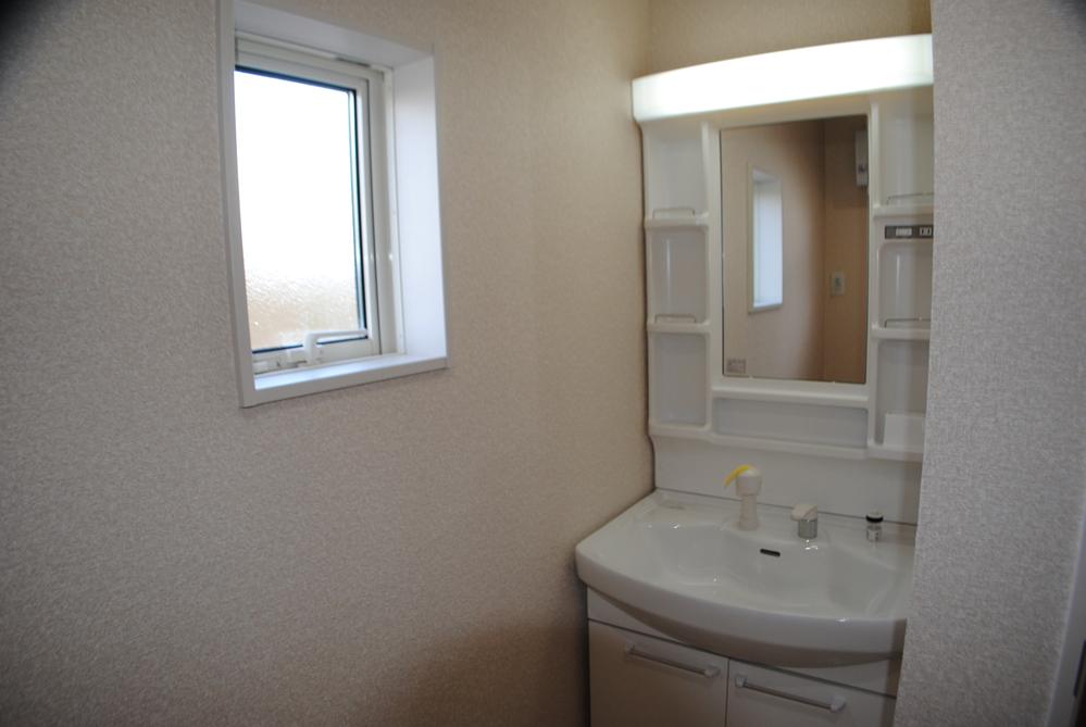 Wash basin, toilet. Local (12 May 2013) Shooting