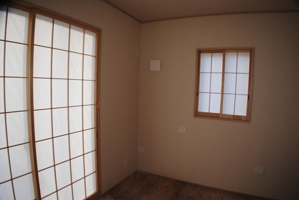 Non-living room. Local (12 May 2013) Shooting