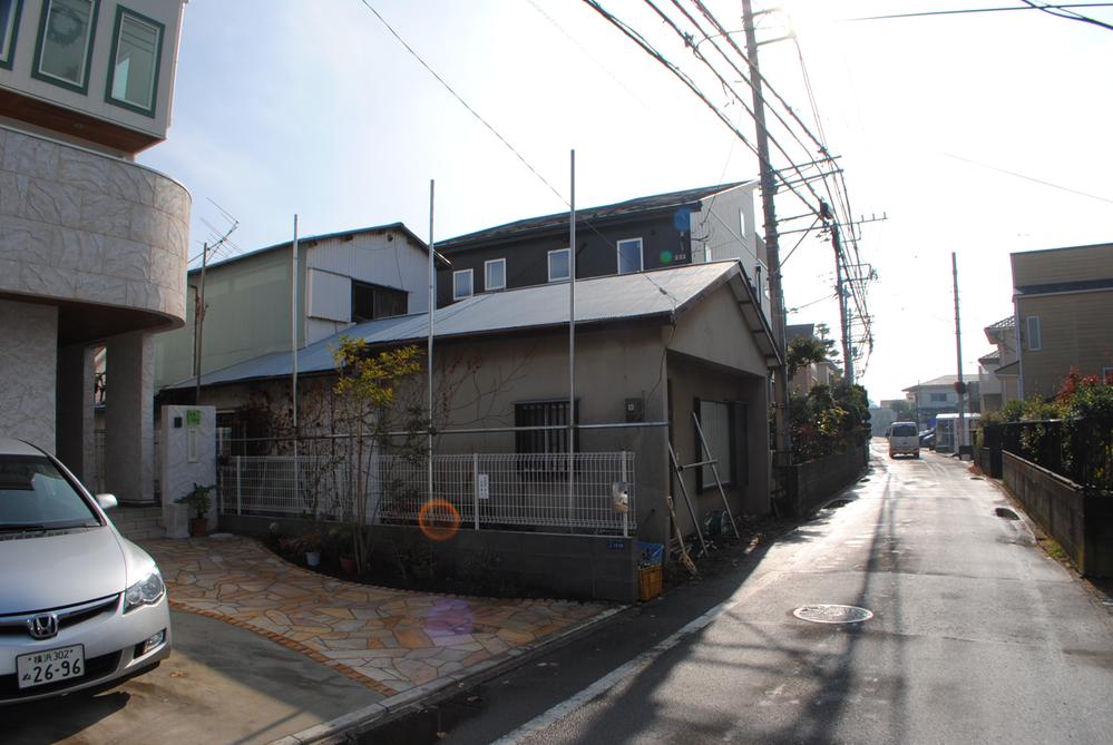 Local appearance photo. Local (12 May 2013) Shooting