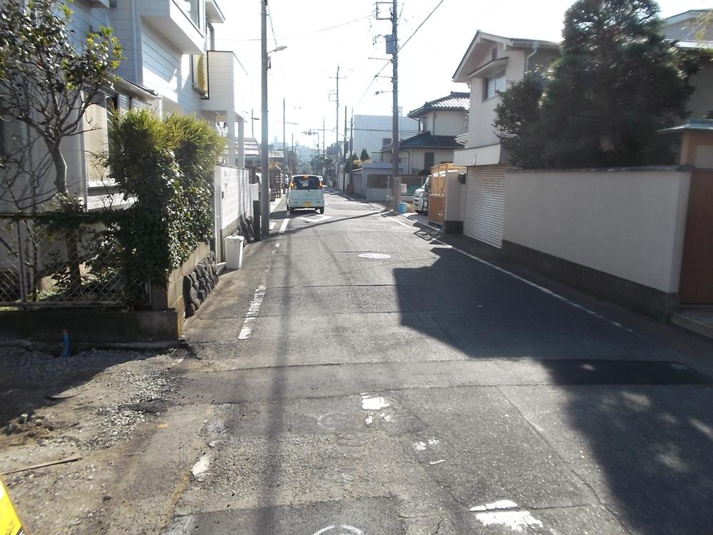 Local photos, including front road. Local (12 May 2013) Shooting