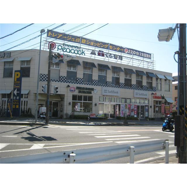 Shopping centre. Local (12 May 2013) Shooting