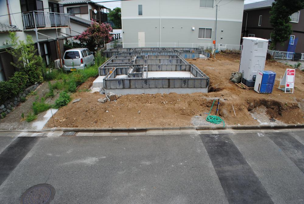 Local photos, including front road. Local (August 2013) Shooting