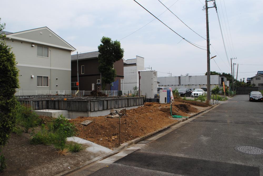 Local photos, including front road. Local (August 2013) Shooting