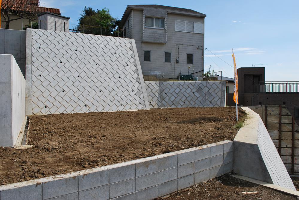 Local appearance photo. Local (10 May 2013) Shooting