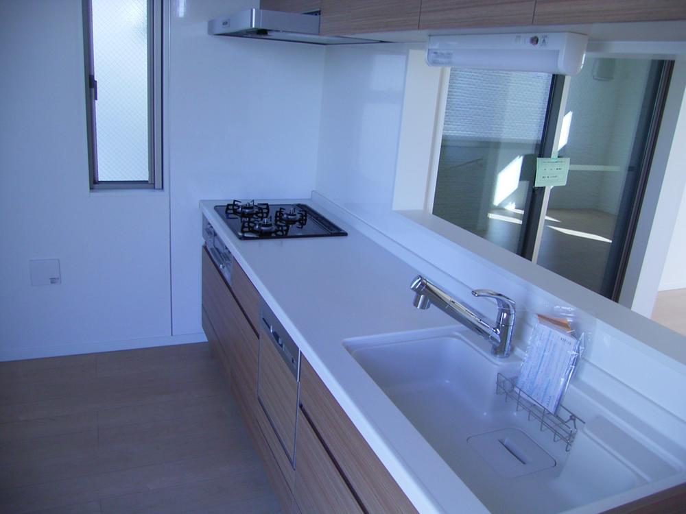 Kitchen. Local (11 May 2013) Shooting