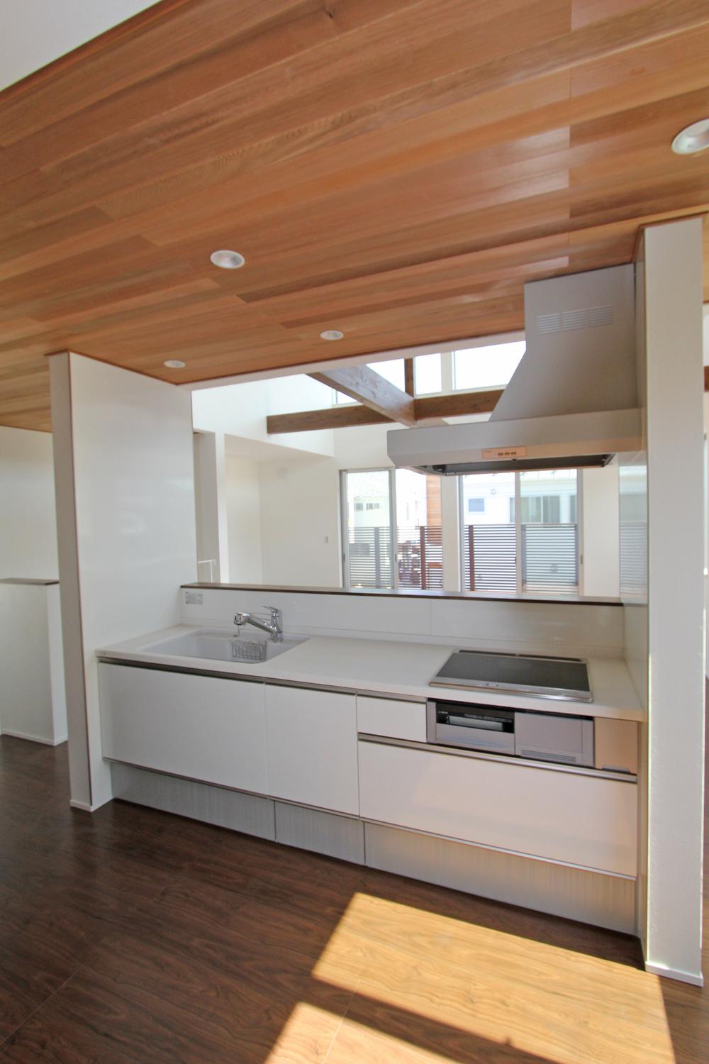 Same specifications photo (kitchen). S