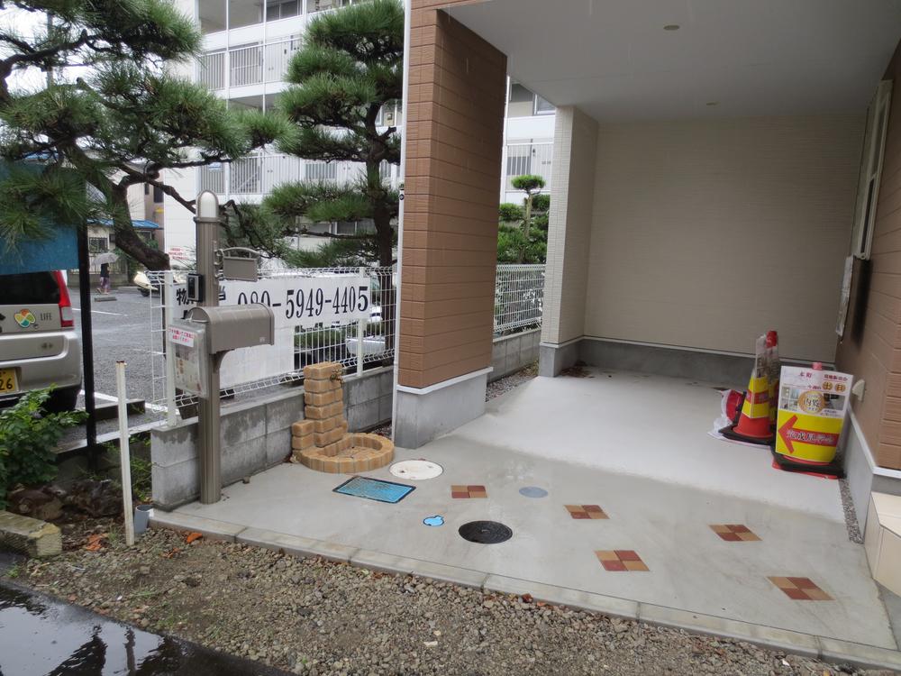 Parking lot. Local (10 May 2013) Shooting