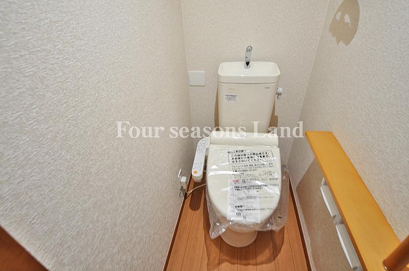 Toilet. Indoor (September 2013) Shooting Building 2