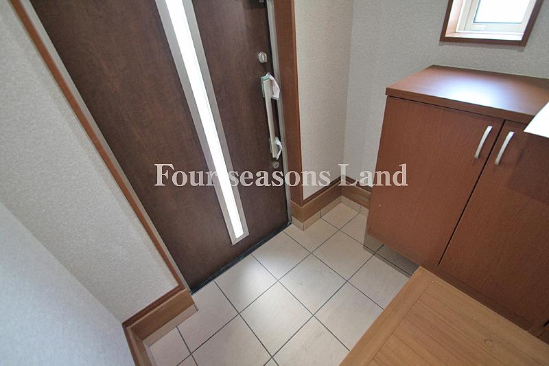 Entrance. Indoor (September 2013) Shooting Building 2