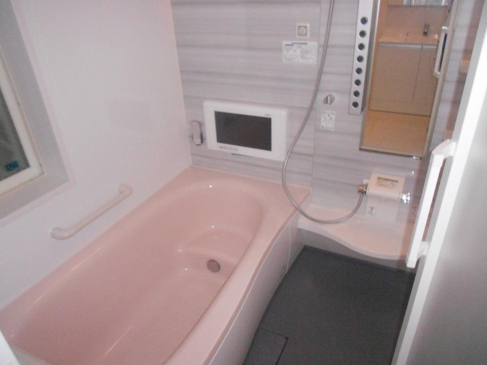 Bathroom. Room (August 2013) Shooting  ※ 4 Building