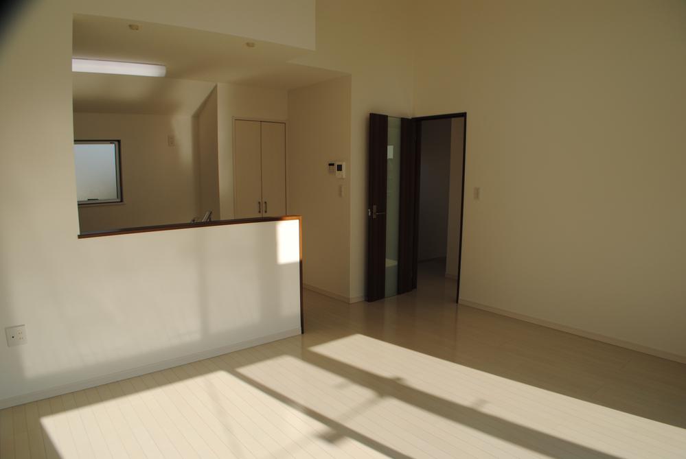 Living. Local (11 May 2013) Shooting