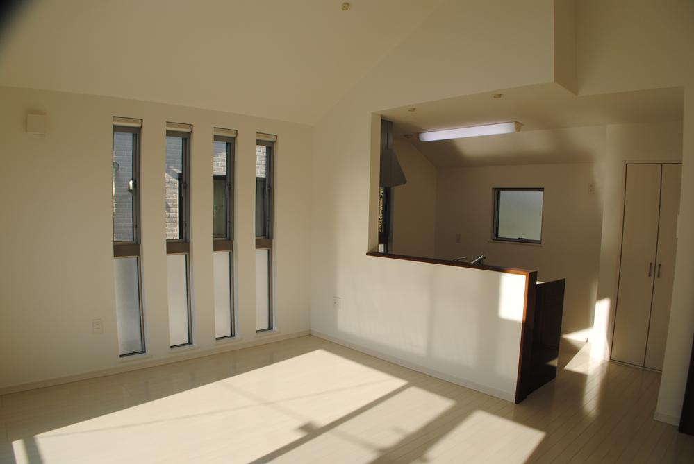 Living. Local (11 May 2013) Shooting