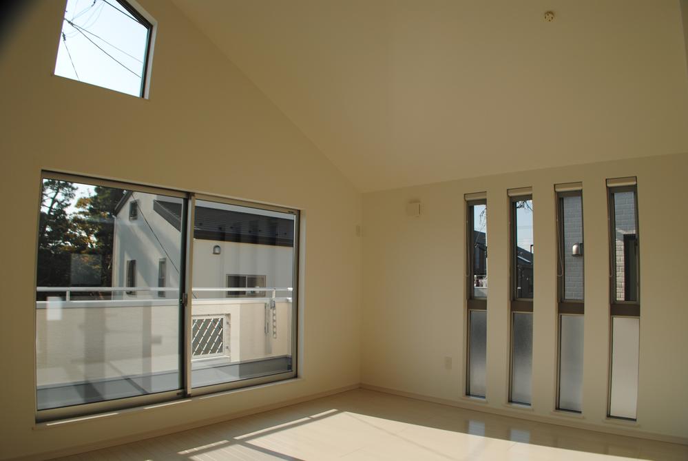 Living. Local (11 May 2013) Shooting