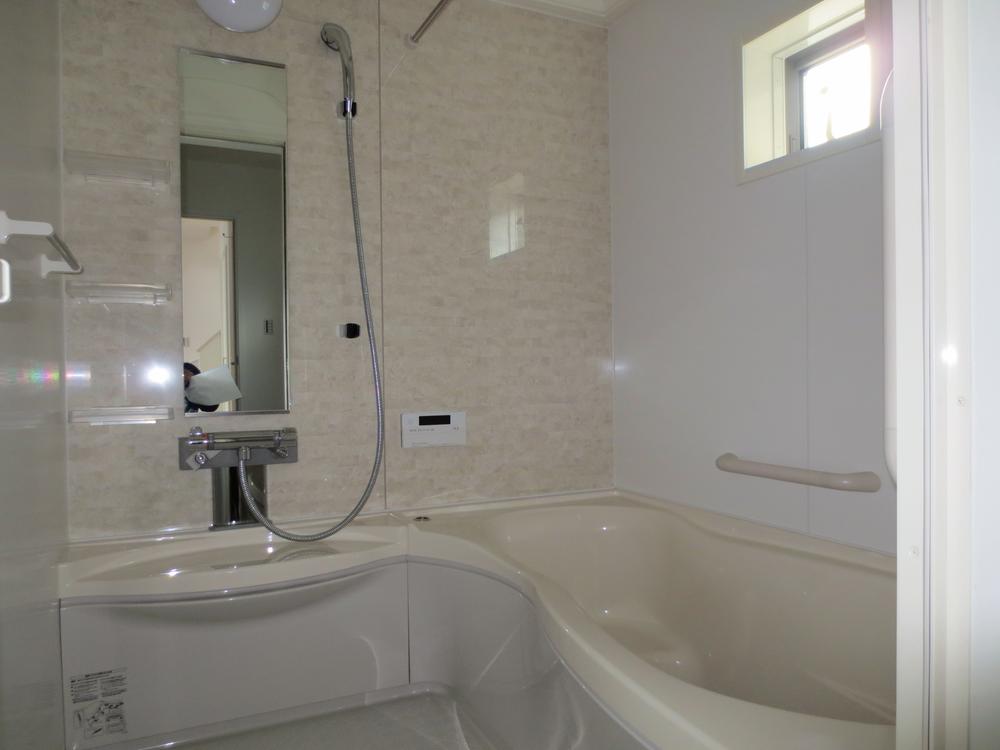 Bathroom. Indoor (12 May 2013) Shooting