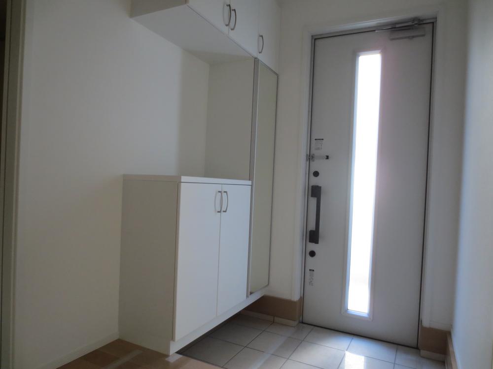 Entrance. Local (12 May 2013) Shooting