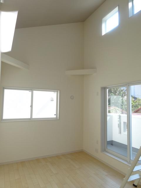 Non-living room. Indoor (09 May 2013) Shooting