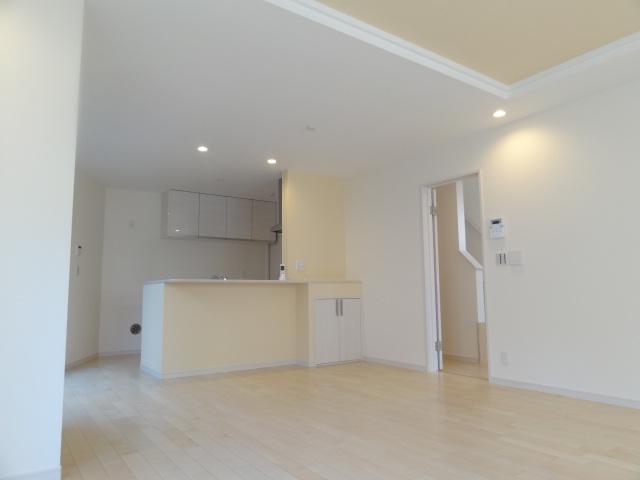 Living. Indoor (09 May 2013) Shooting