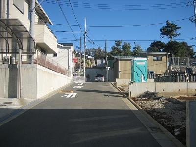 Local photos, including front road. Local (11 May 2013) Shooting