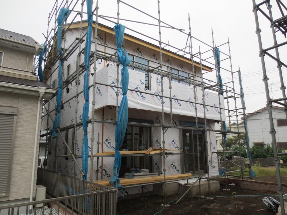 Local appearance photo. Local (10 May 2013) Shooting