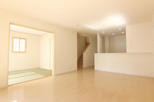 Same specifications photos (living)