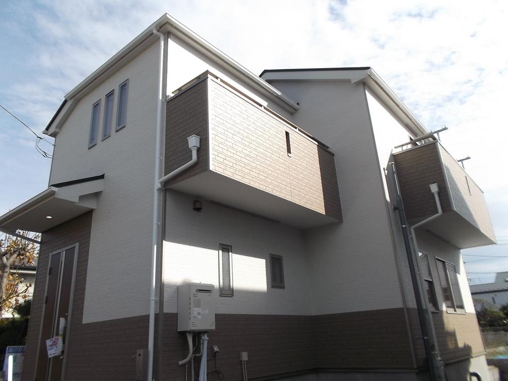 Local appearance photo. Local (11 May 2013) Shooting