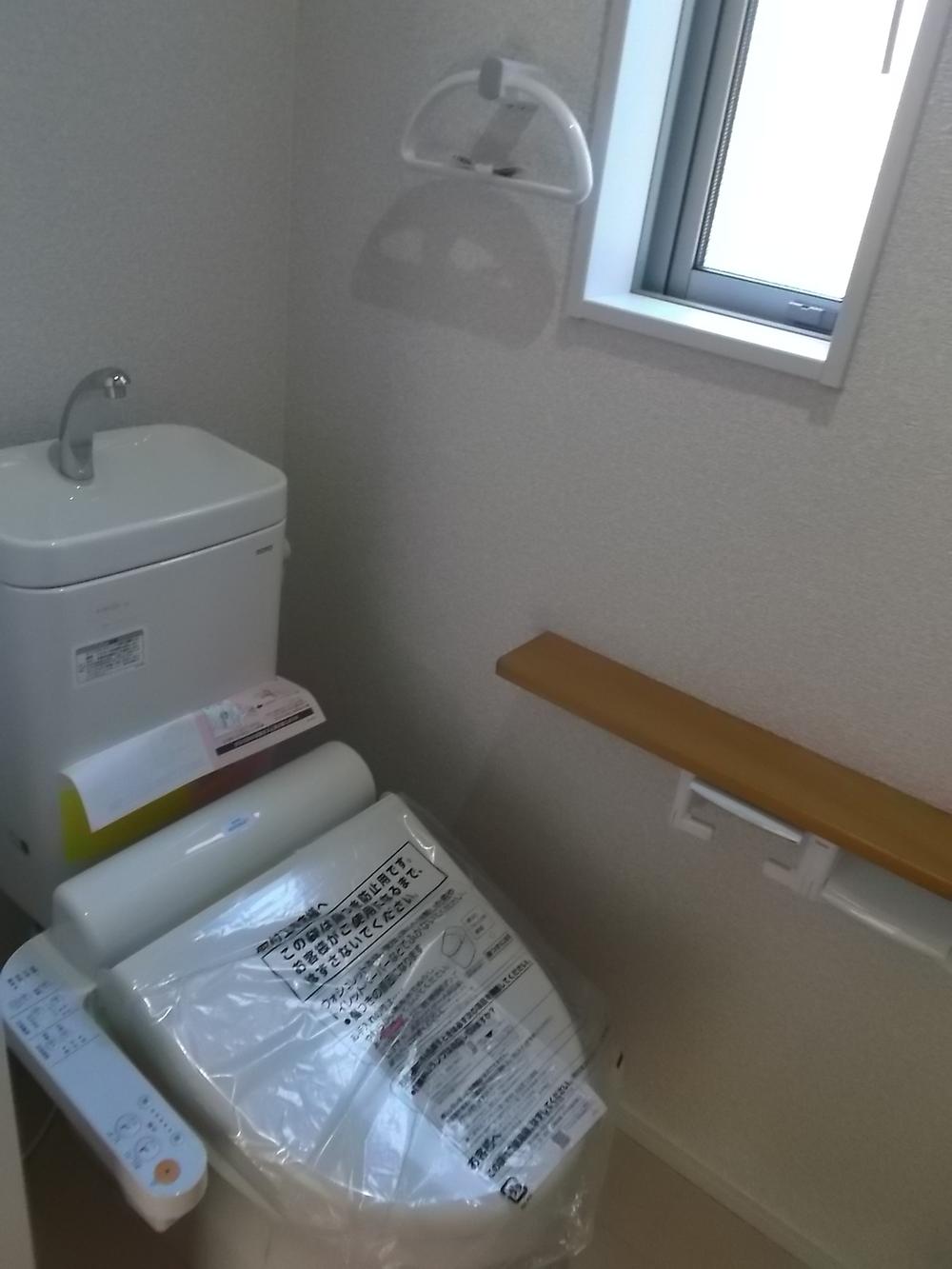 Toilet. Indoor (11 May 2013) Shooting