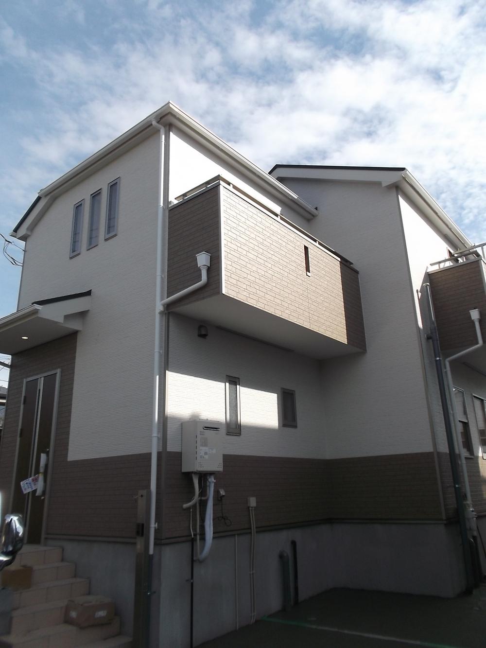 Local appearance photo. Local (11 May 2013) Shooting