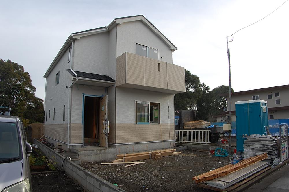 Local appearance photo. Local (12 May 2013) Shooting