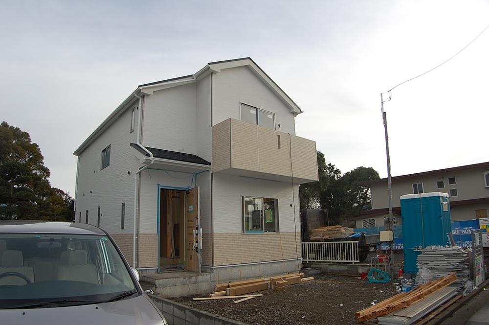 Local appearance photo. Local (12 May 2013) Shooting