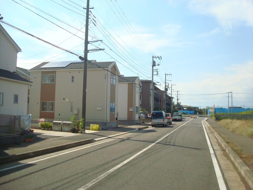 Local photos, including front road. Local (11 May 2013) Shooting