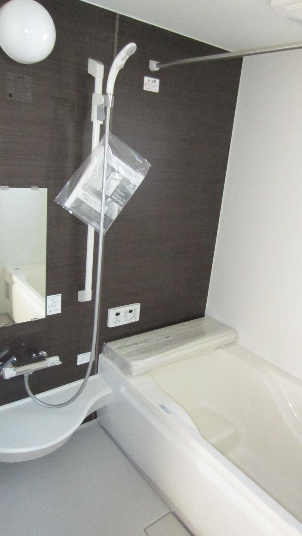 Same specifications photo (bathroom). Indoor (11 May 2013) Shooting