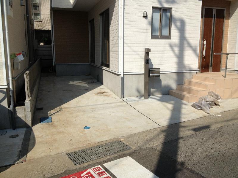 Parking lot. Car space + bike yard + Bike storage!