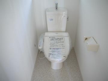 Toilet. Indoor (12 May 2013) Shooting