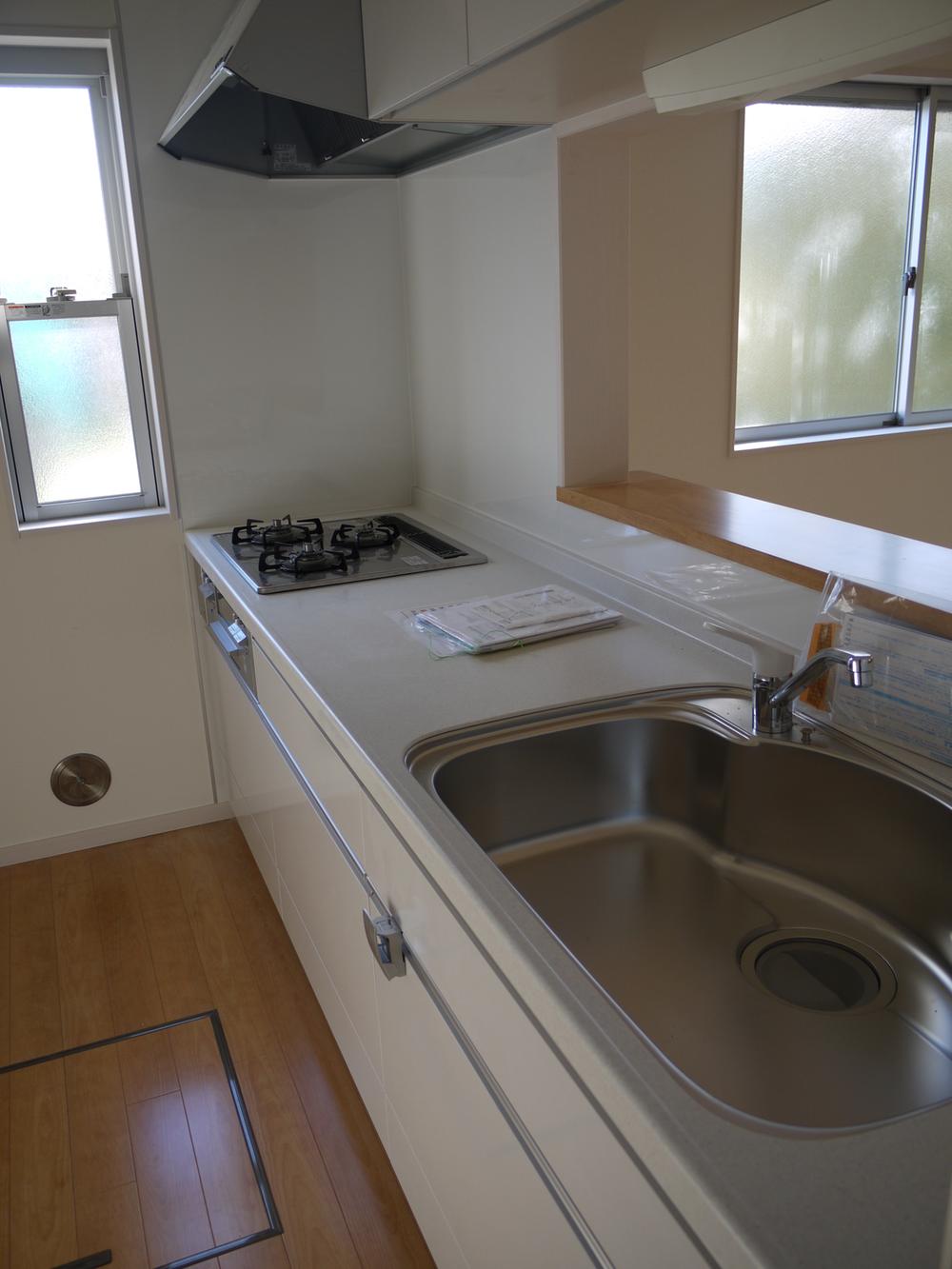 Kitchen. View from the site (December 2013) Shooting