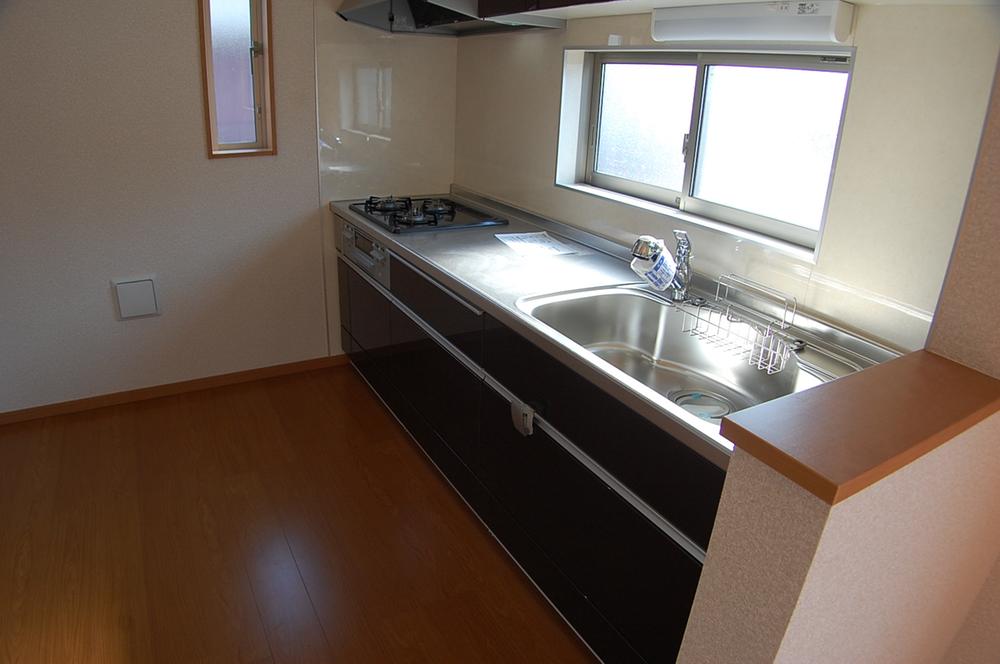 Kitchen. Local (10 May 2013) Shooting