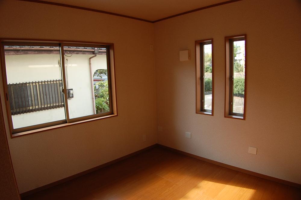 Non-living room. Local (10 May 2013) Shooting