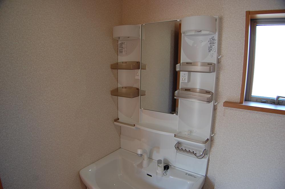 Wash basin, toilet. Indoor (10 May 2013) Shooting