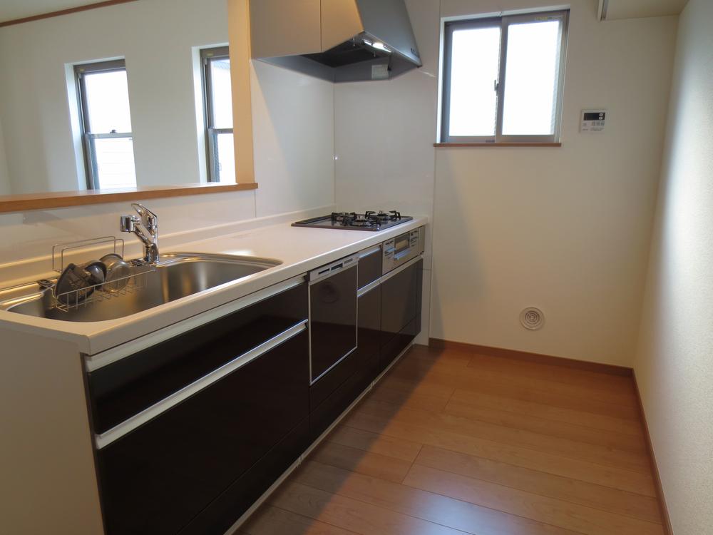 Kitchen. Indoor (12 May 2013) Shooting