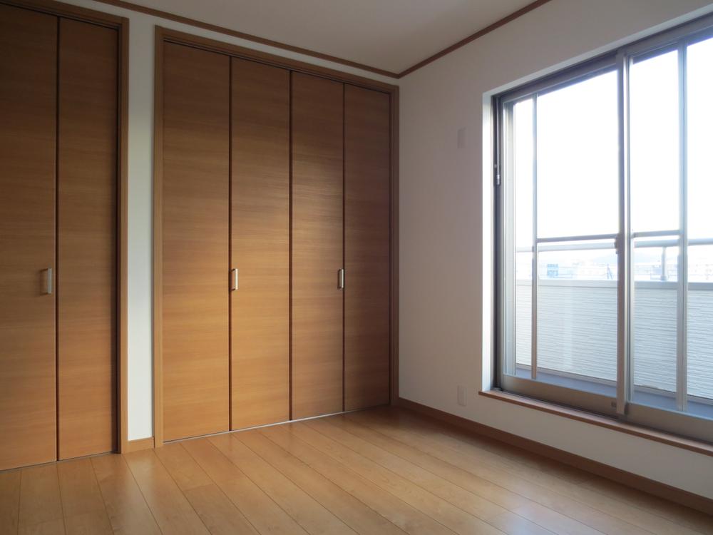 Non-living room. Indoor (12 May 2013) Shooting