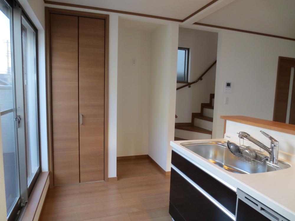 Kitchen. Indoor (12 May 2013) Shooting