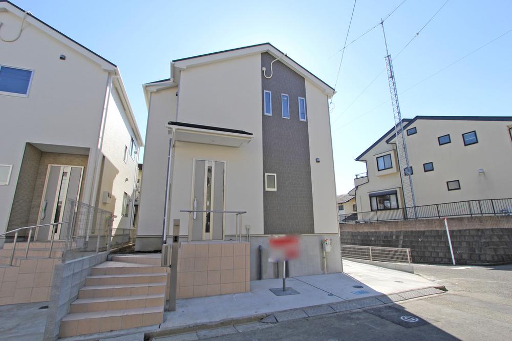 Local appearance photo. Local (11 May 2013) Shooting 1 Building