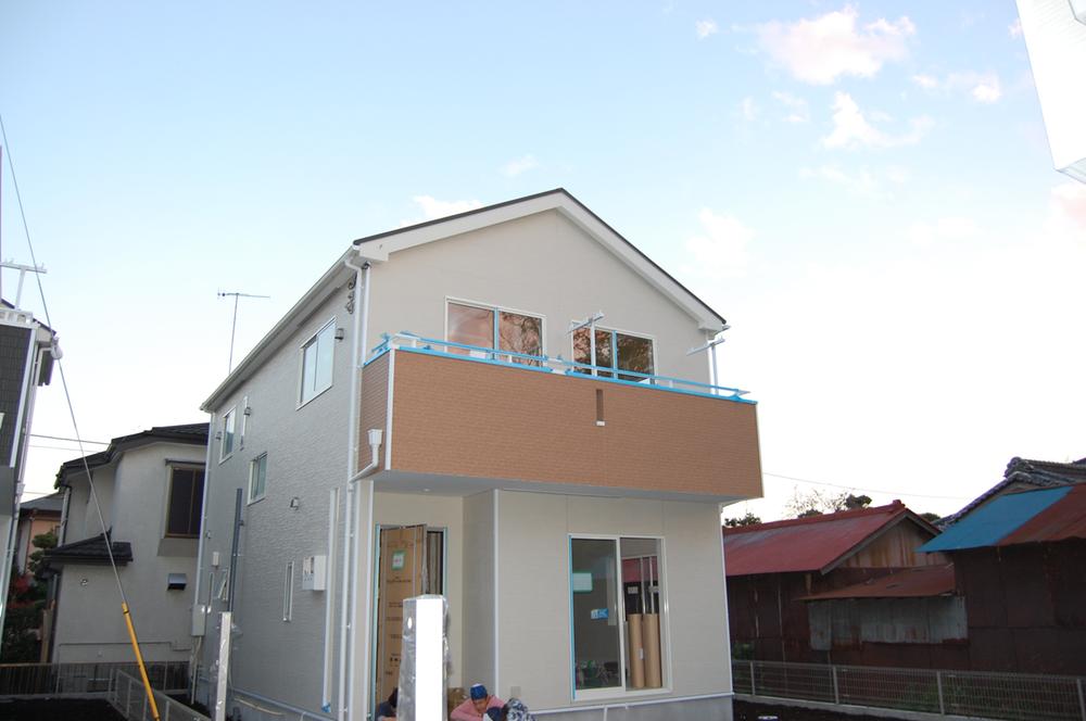 Local appearance photo. Local (11 May 2013) Shooting