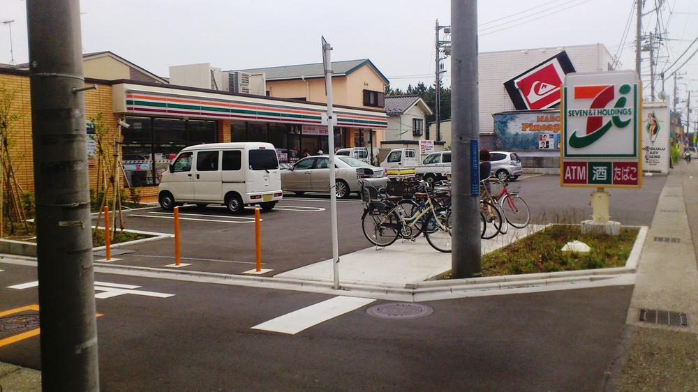 Convenience store. Surrounding environment (May 2013) Shooting