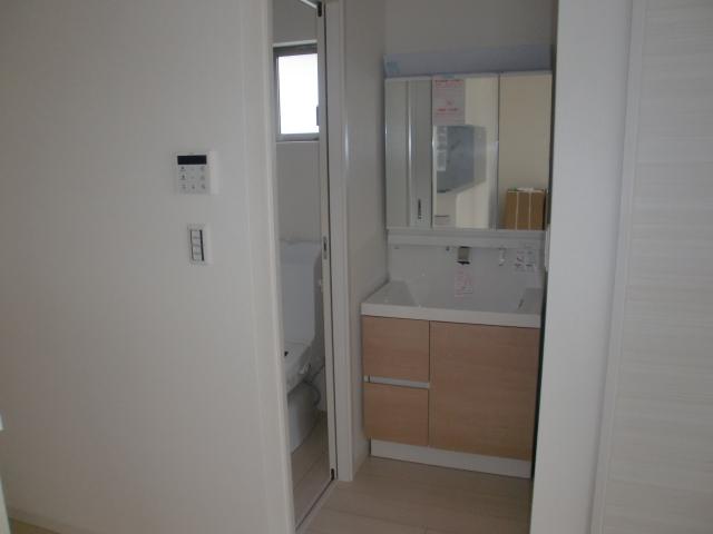 Wash basin, toilet. Indoor (July 2013) Shooting